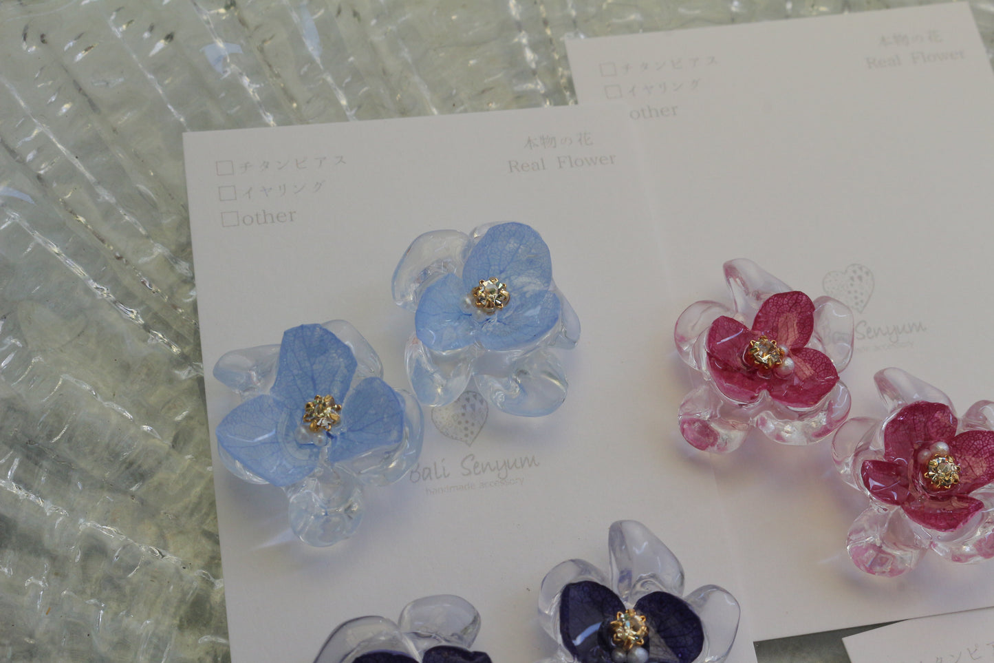 Clear Petals & Flower No.1 パーツ選べます。ピアス  or イヤリング