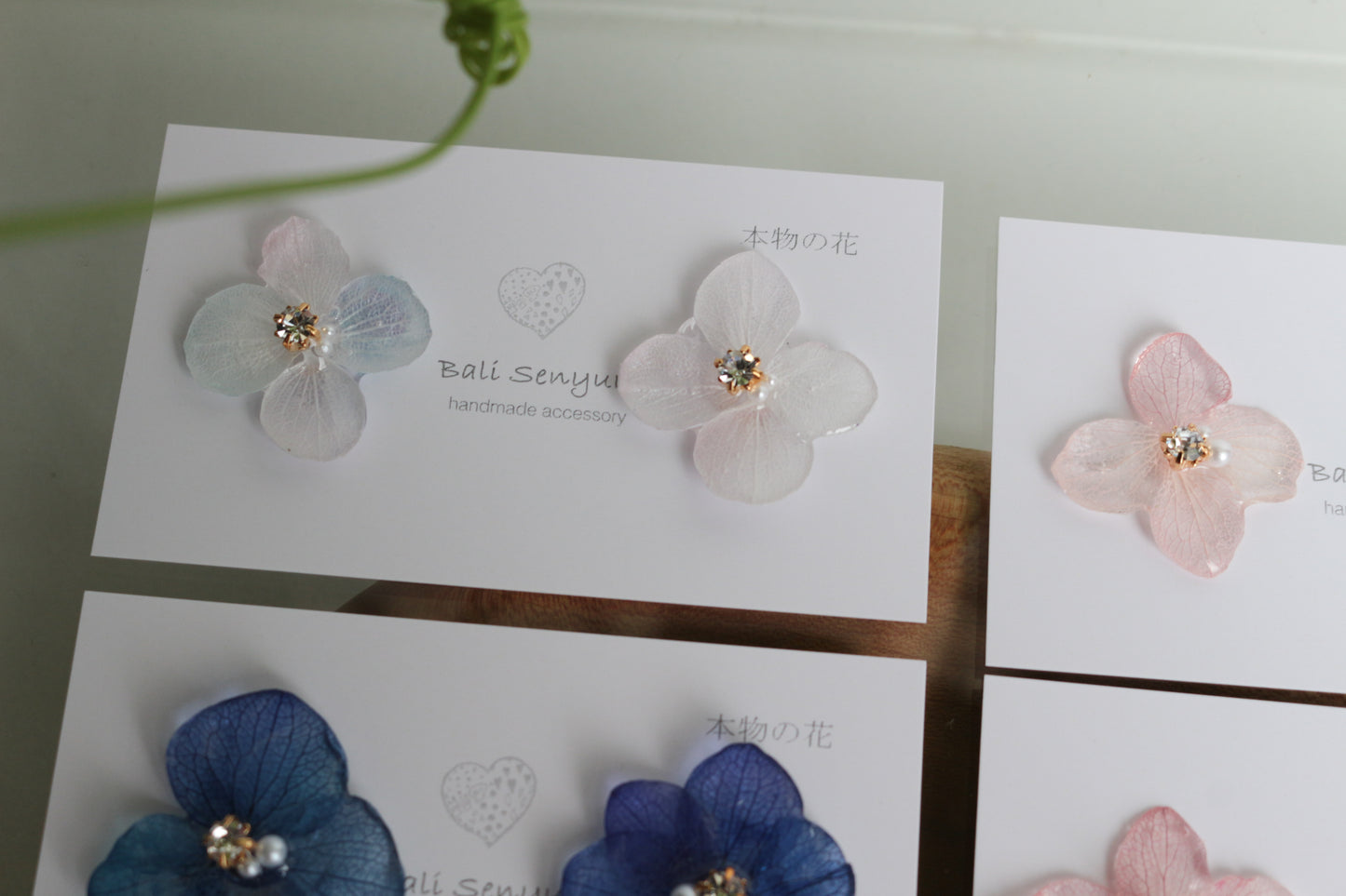 Hydrangea Petal  No.60 パーツ選べます。Clip-on or Titanium Pierce