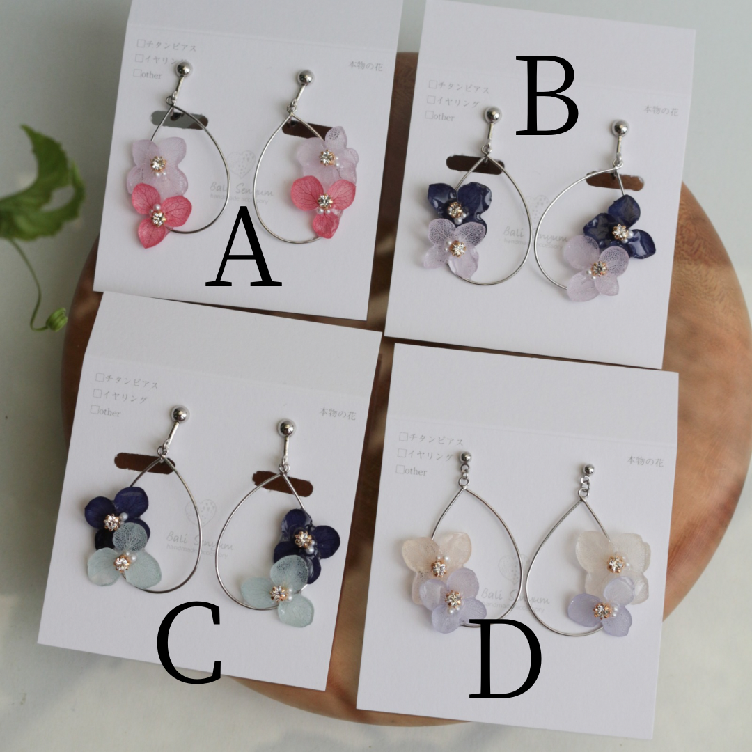 Teardrop Silver color Hoop Earrings with Hydrangeas No.1 ピアスorイヤリング