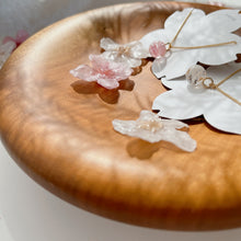 Someiyoshino Sakura Globe Necklace