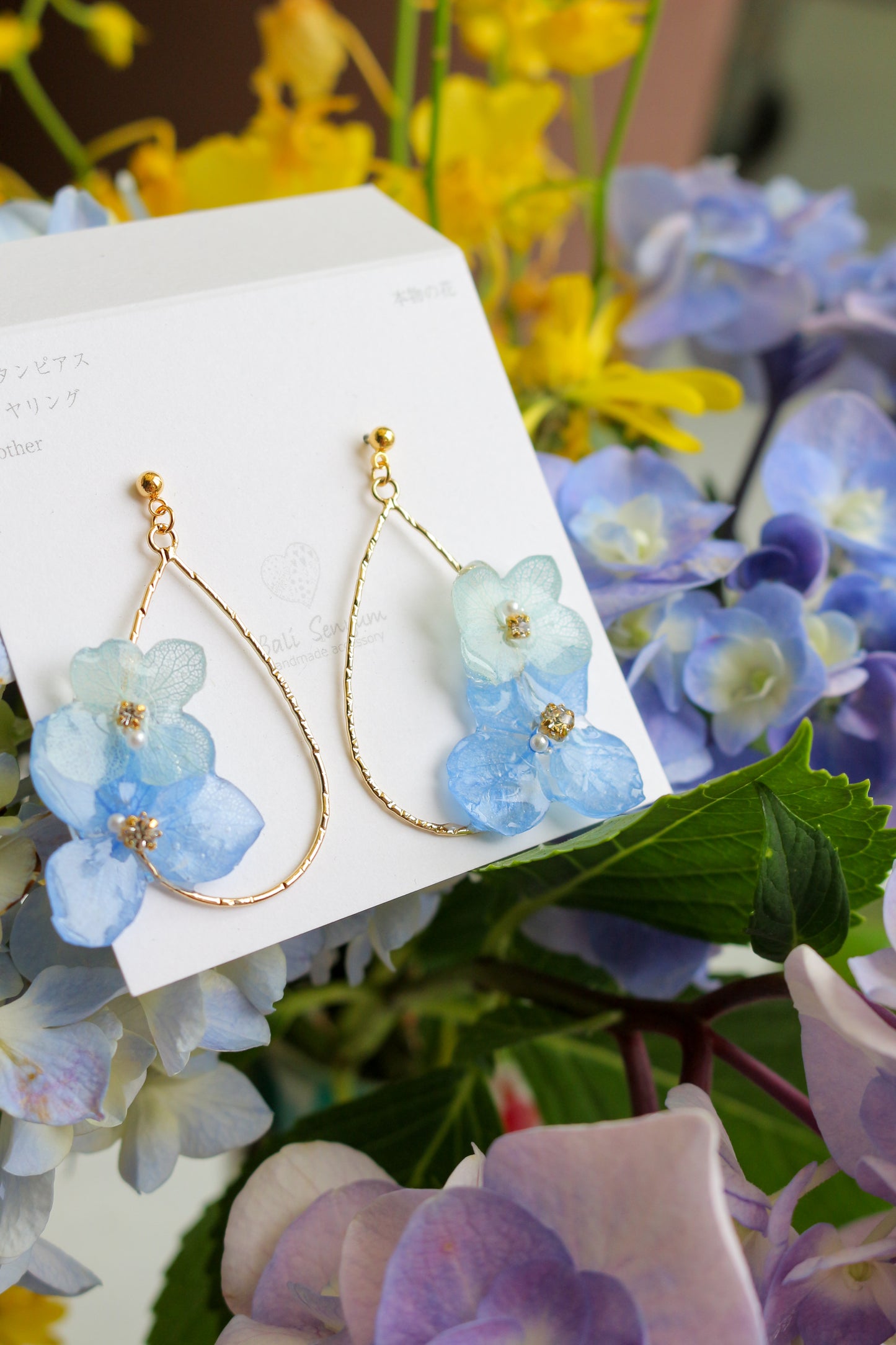 Teardrop Hoop Earrings with Hydrangeas No.15