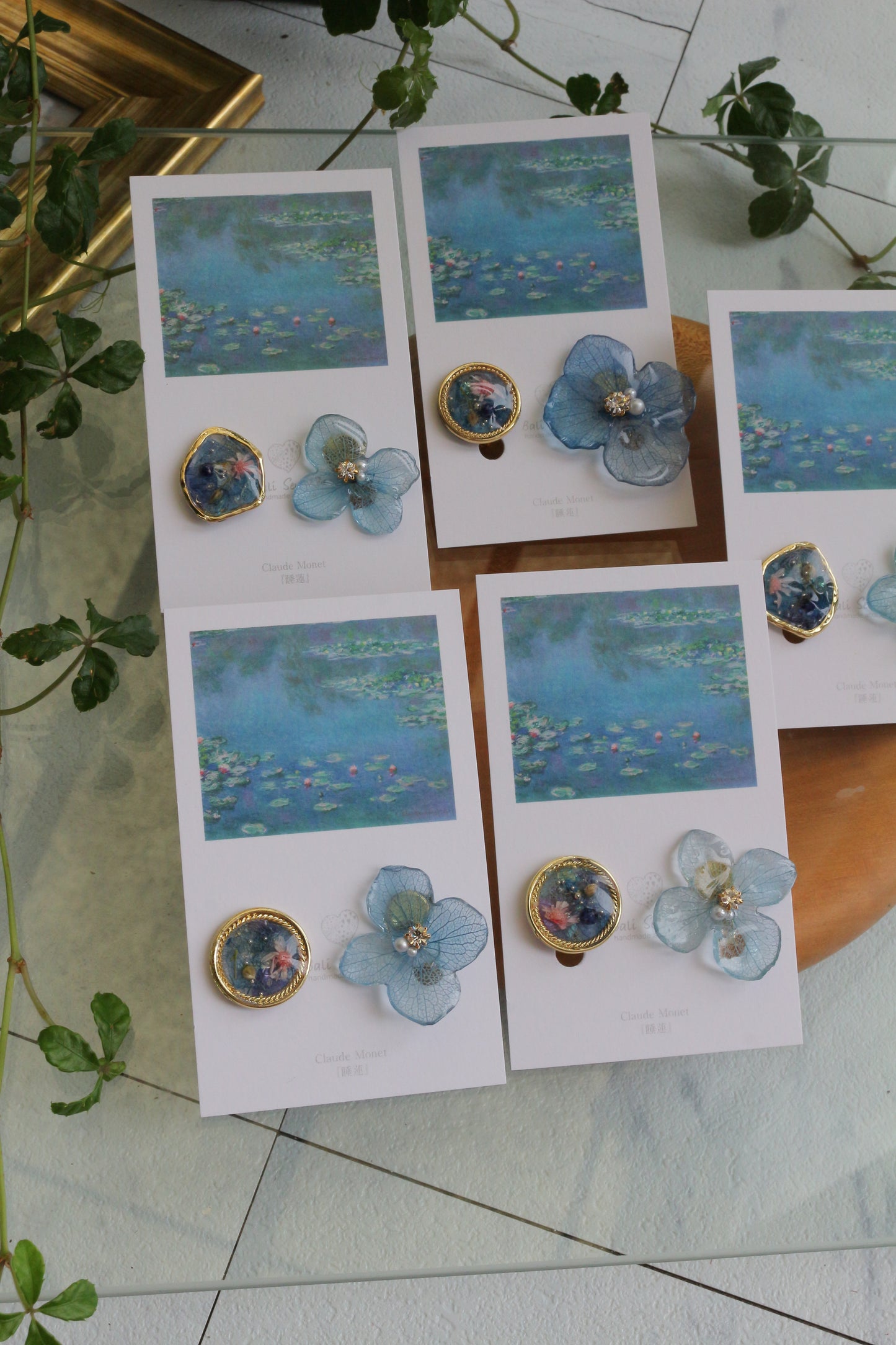 Monet's Water Lilies Inspired Flower and Medallion No.26 イヤリング Clip-on 睡蓮