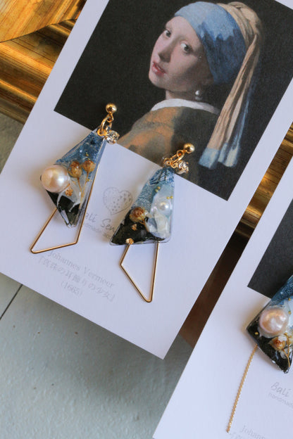 Johannes Vermeer Inspired Triangular Floral Earrings-真珠の耳飾りの少女