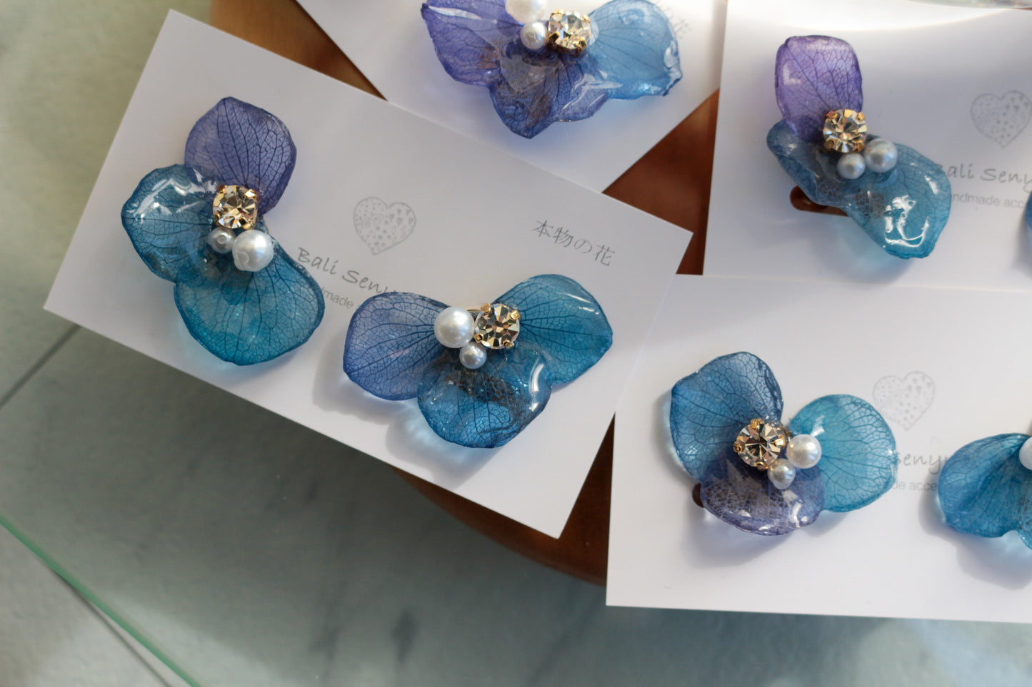 Gradation Hydrangea Wing No.142- Clip-on(イヤリング）