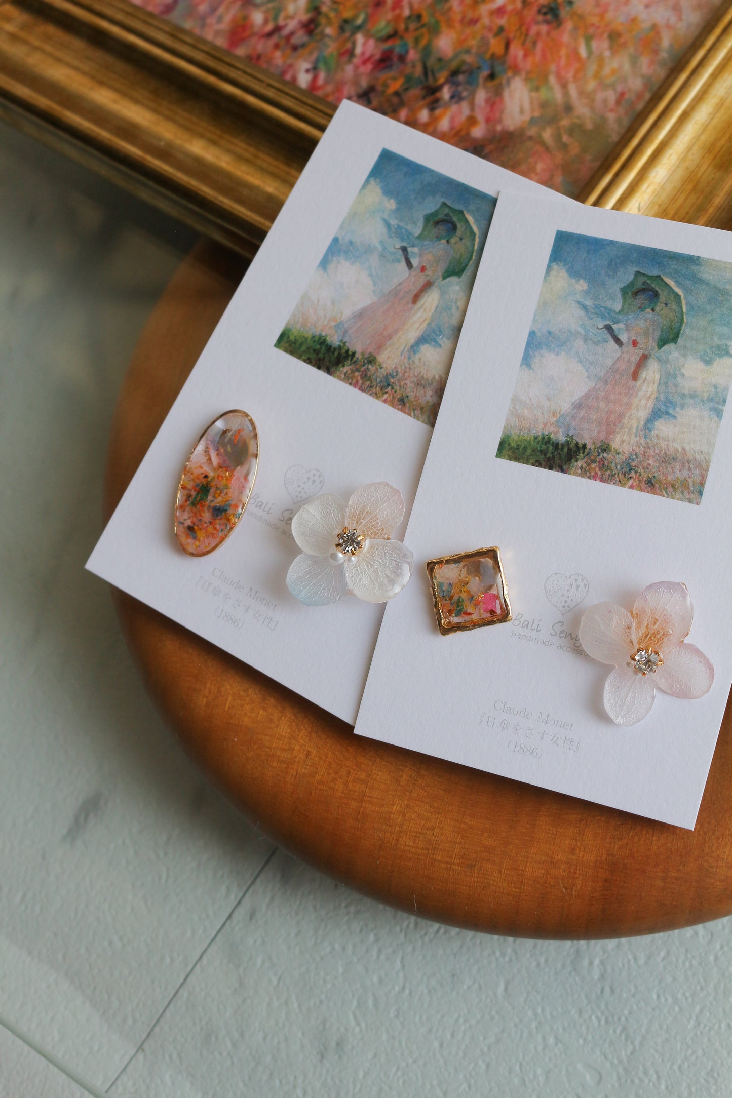 Monet Inspired Flower Earrings No.8 ピアスTitanium Pierce 日傘をさす女性