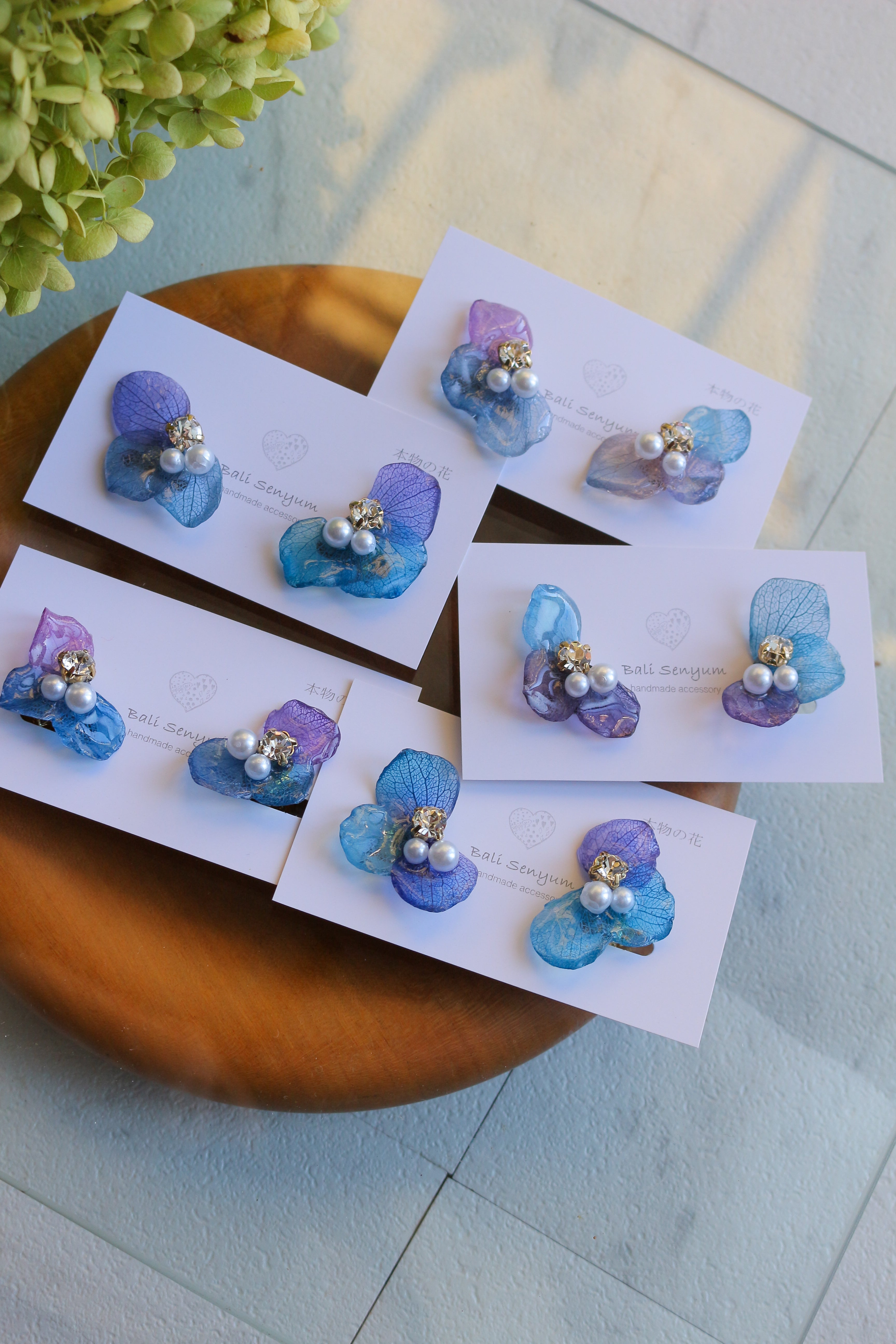 Mois ハンドメイド hyderangea イヤリング Mois ハンドメイド hyderangea イヤリング
