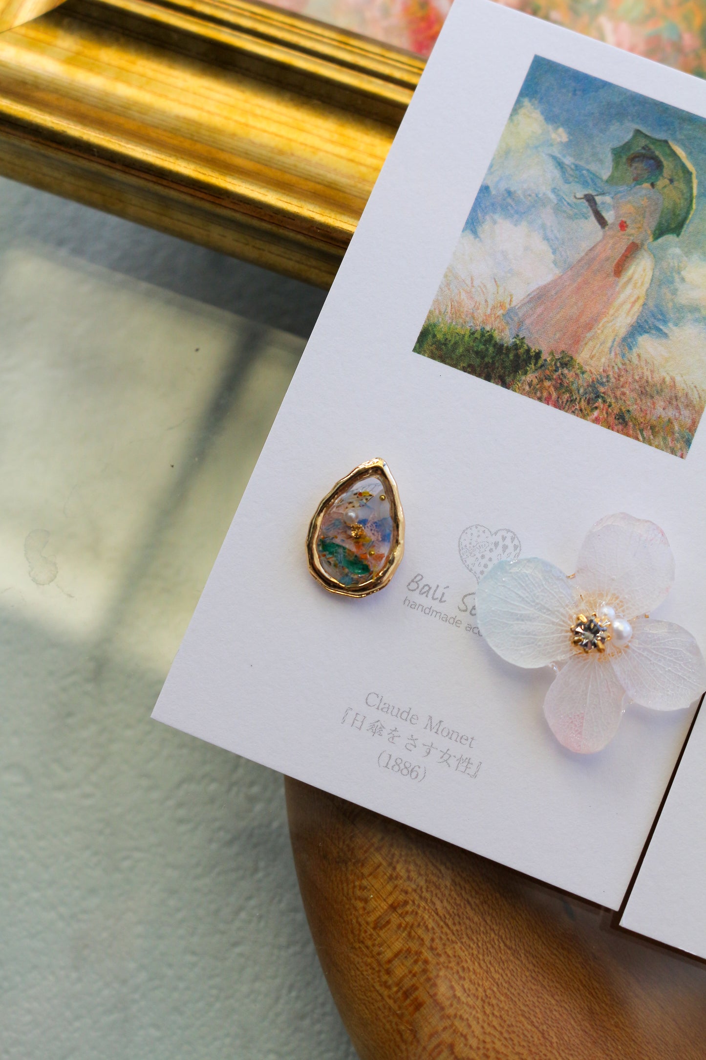 Monet Inspired Flower Earrings No.7 ピアスTitanium Pierce 日傘をさす女性