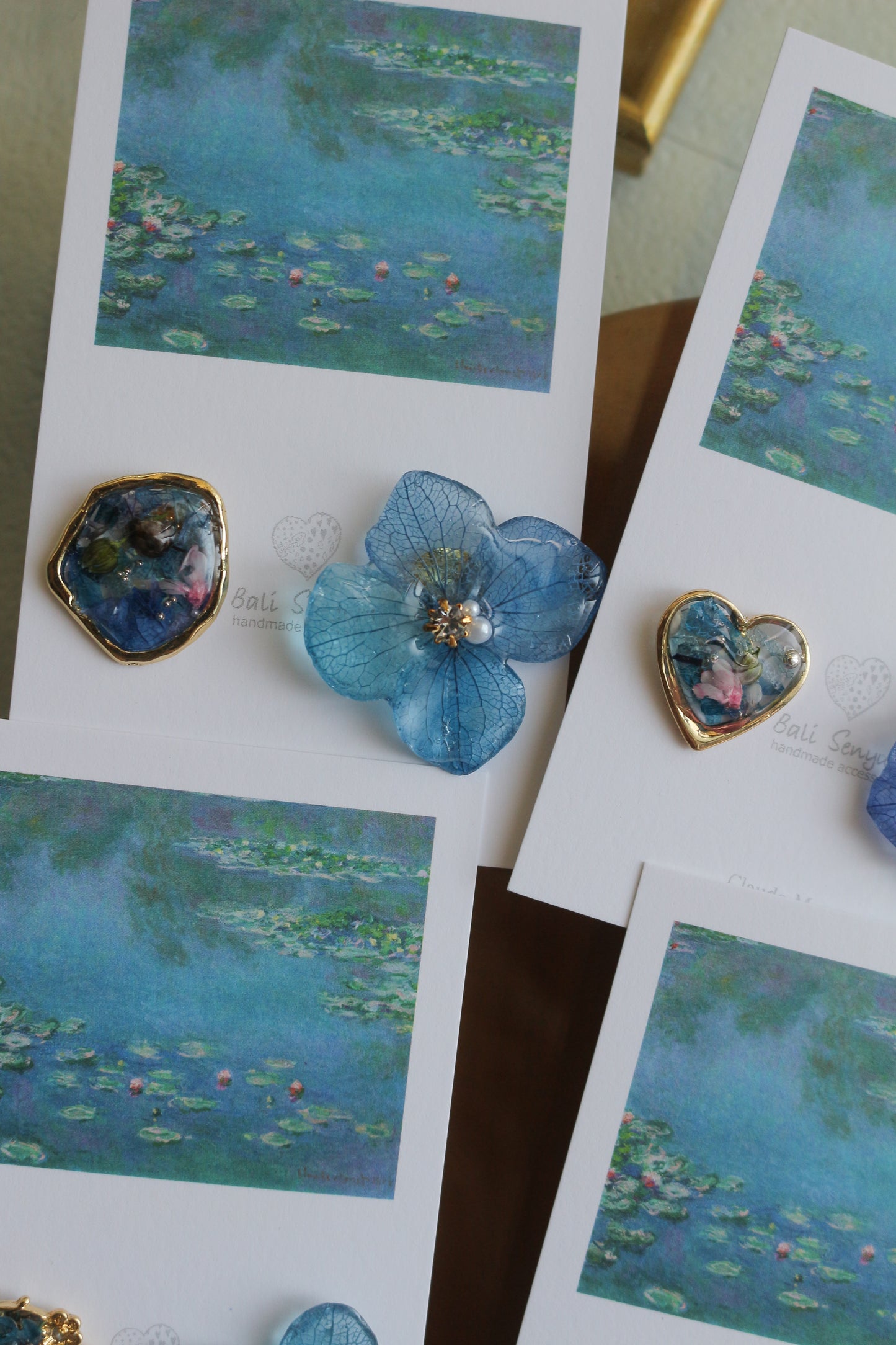Monet Inspired Flower and Medallion No.12 ピアスTitanium Pierce 睡蓮