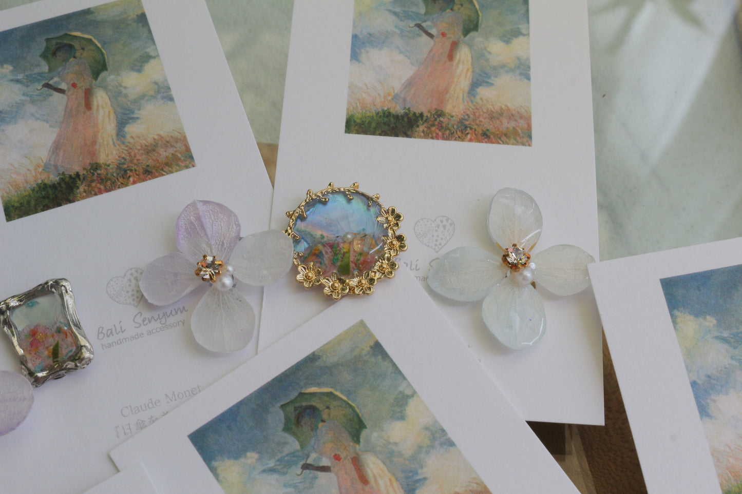 Monet Inspired Flower Earrings No.20 イヤリングClip-on 日傘をさす女性