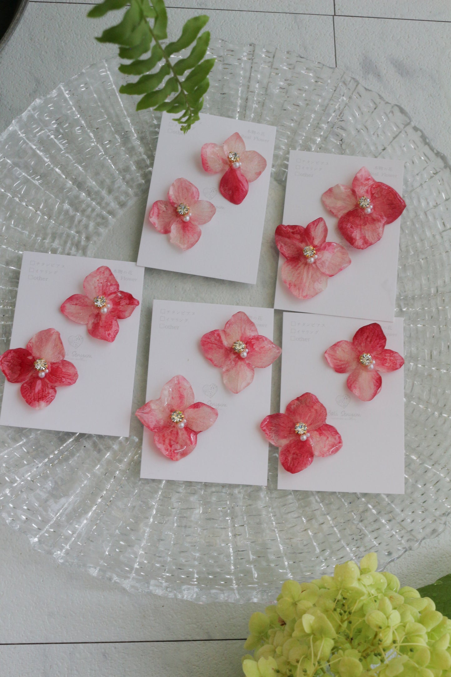 Hydrangea Petal  No.63 パーツ選べます。Clip-on or Titanium Pierce