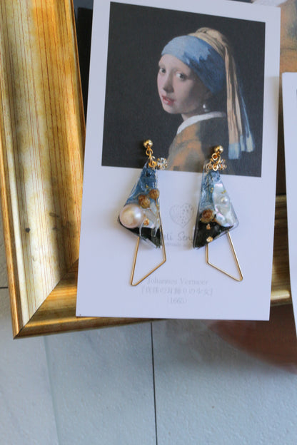 Johannes Vermeer Inspired Triangular Floral Earrings-真珠の耳飾りの少女