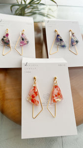 Triangular Floral Earrings With Seasonal Hydrangea No.27