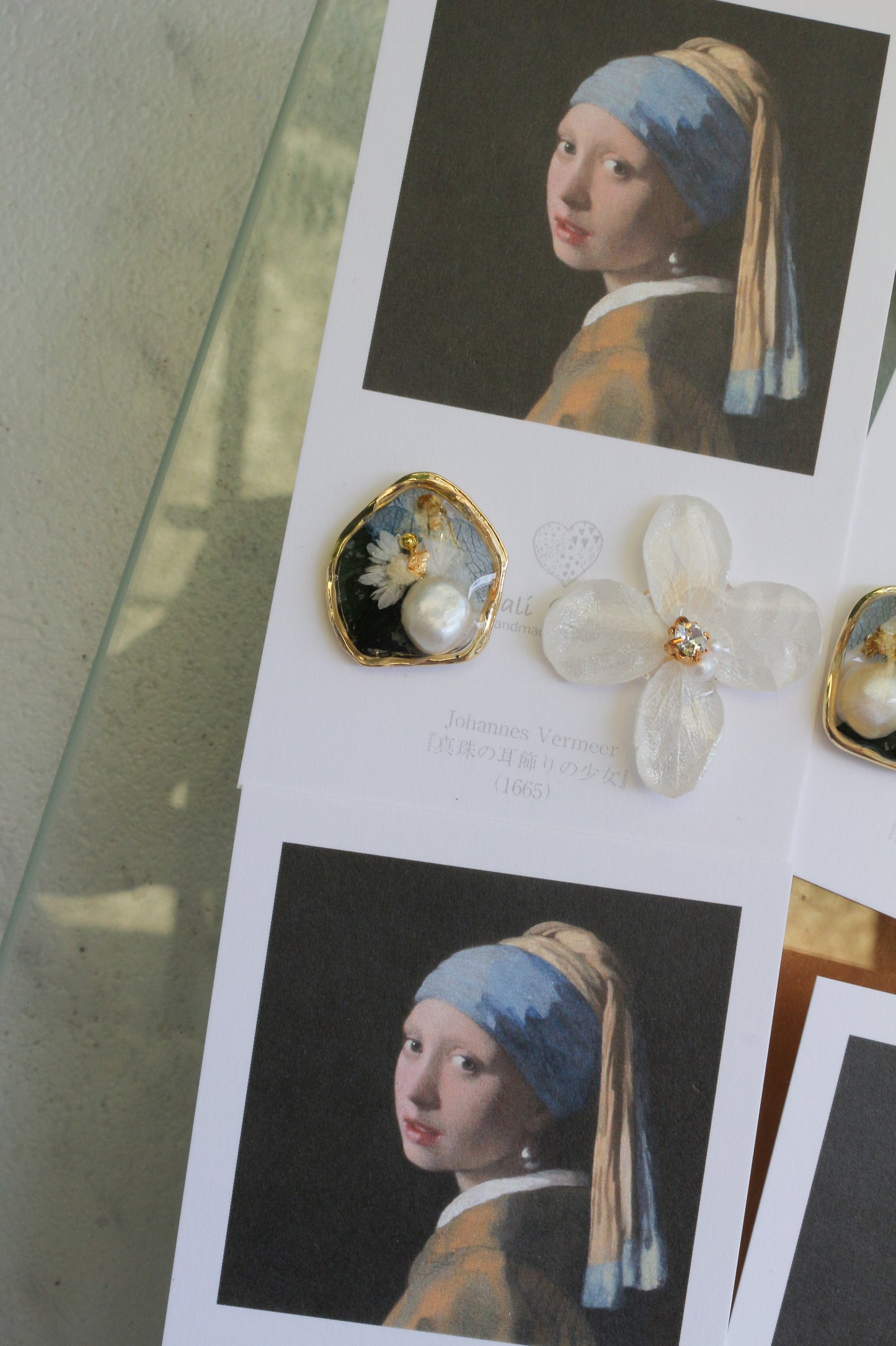 Vermeer's Inspired Flower and Medallion No.4 イヤリング Clip-on 真珠の耳飾りの少女