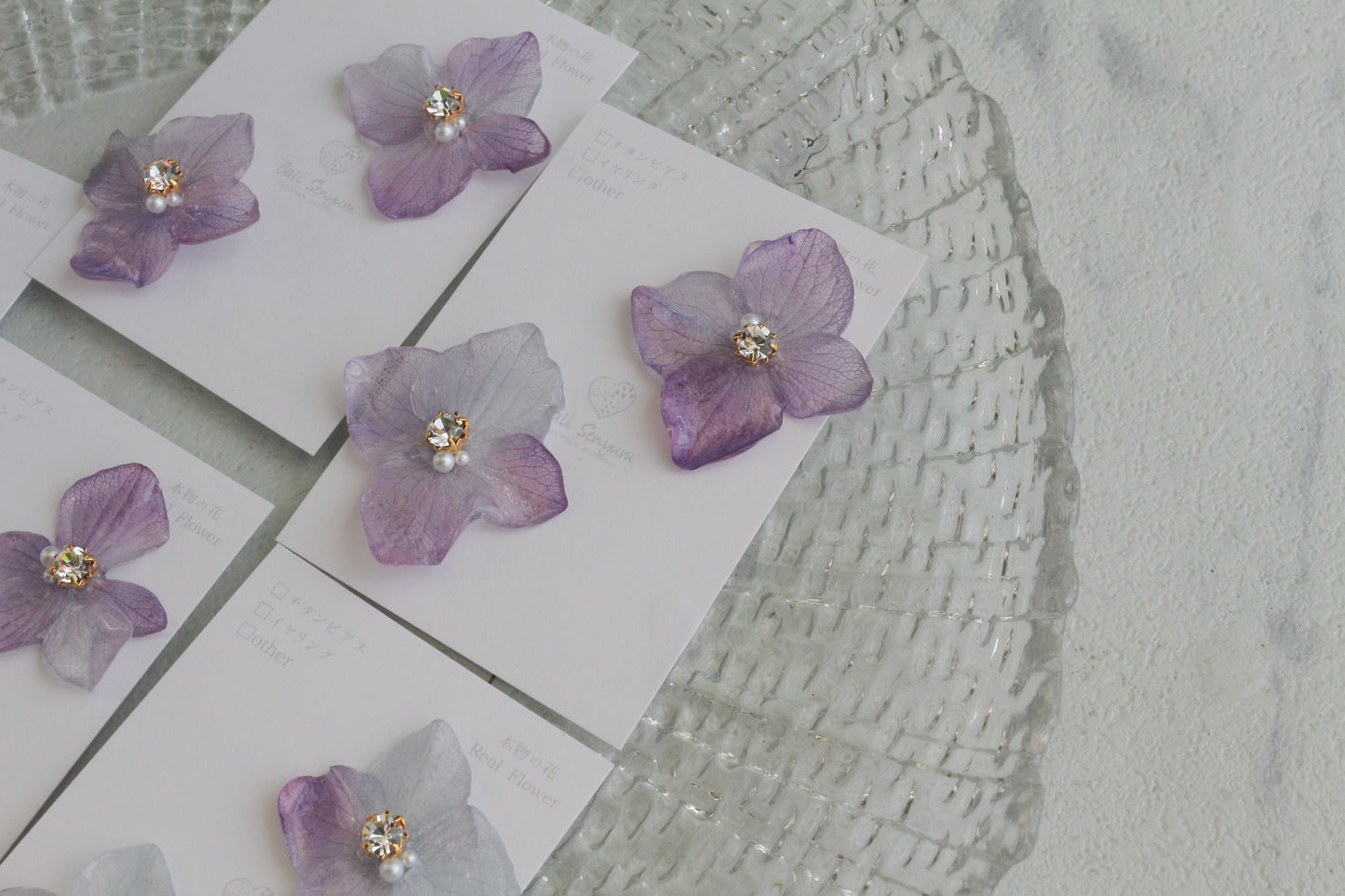 Hydrangea Petal  No.64 パーツ選べます。Clip-on or Titanium Pierce