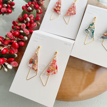 Triangular Floral Earrings With Seasonal Hydrangea No.28