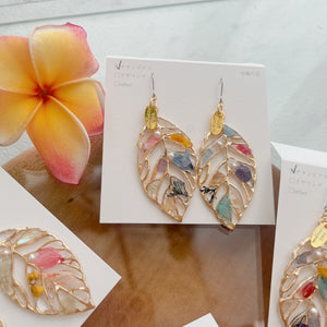 Leaf Earrings With Seasonal Flower Petals No.26