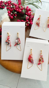 Triangular Floral Earrings With Seasonal Hydrangea No.29