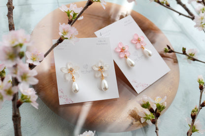Small Someiyoshino Sakura Earrings with Drop Pearl