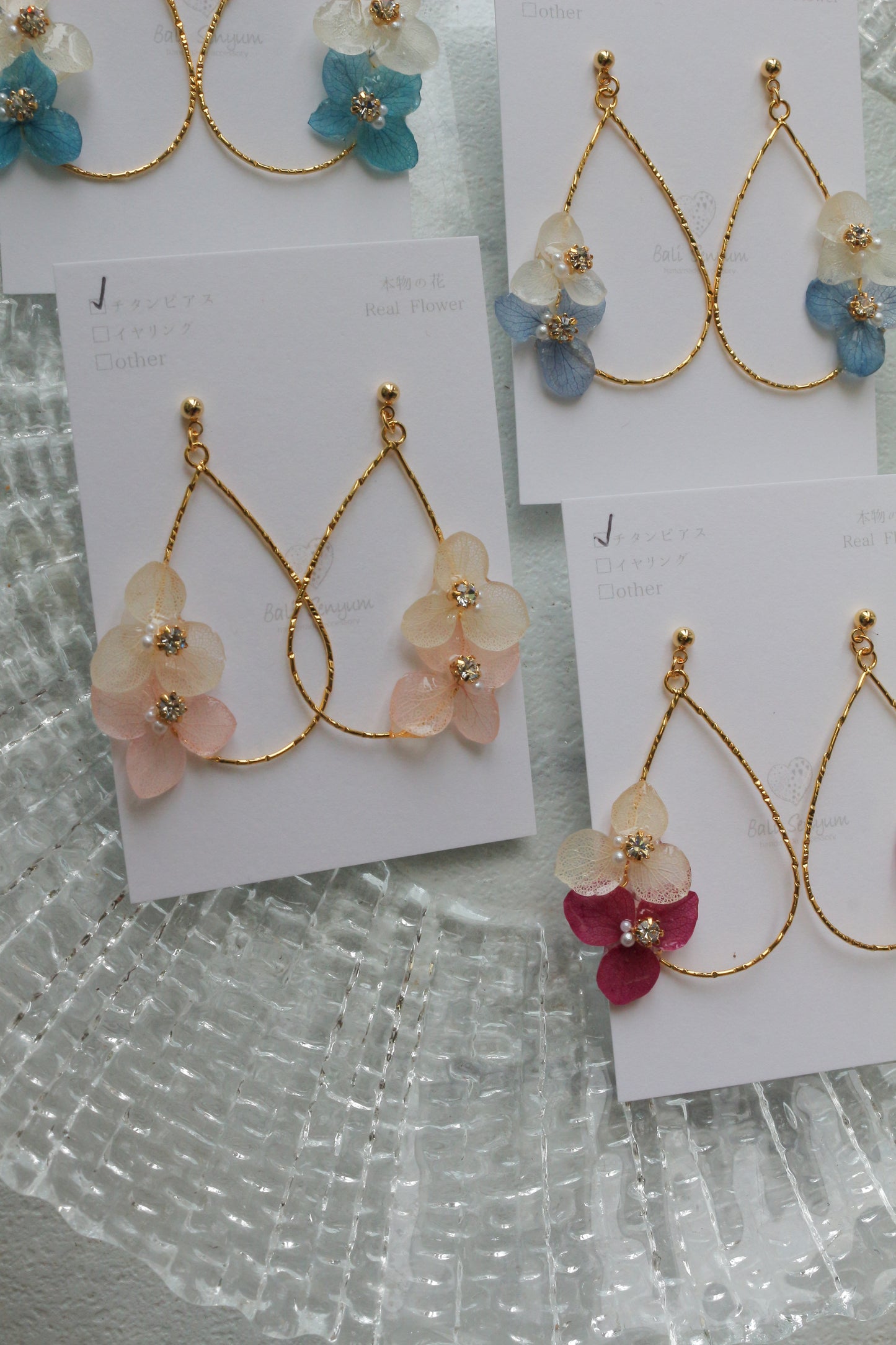 Teardrop Hoop Earrings with Hydrangeas No.22 ピアスorイヤリング
