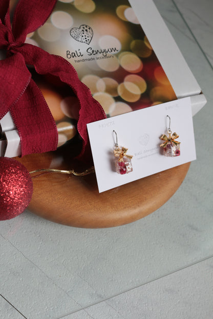 Christmas Gift Earring - White  Christmas #24