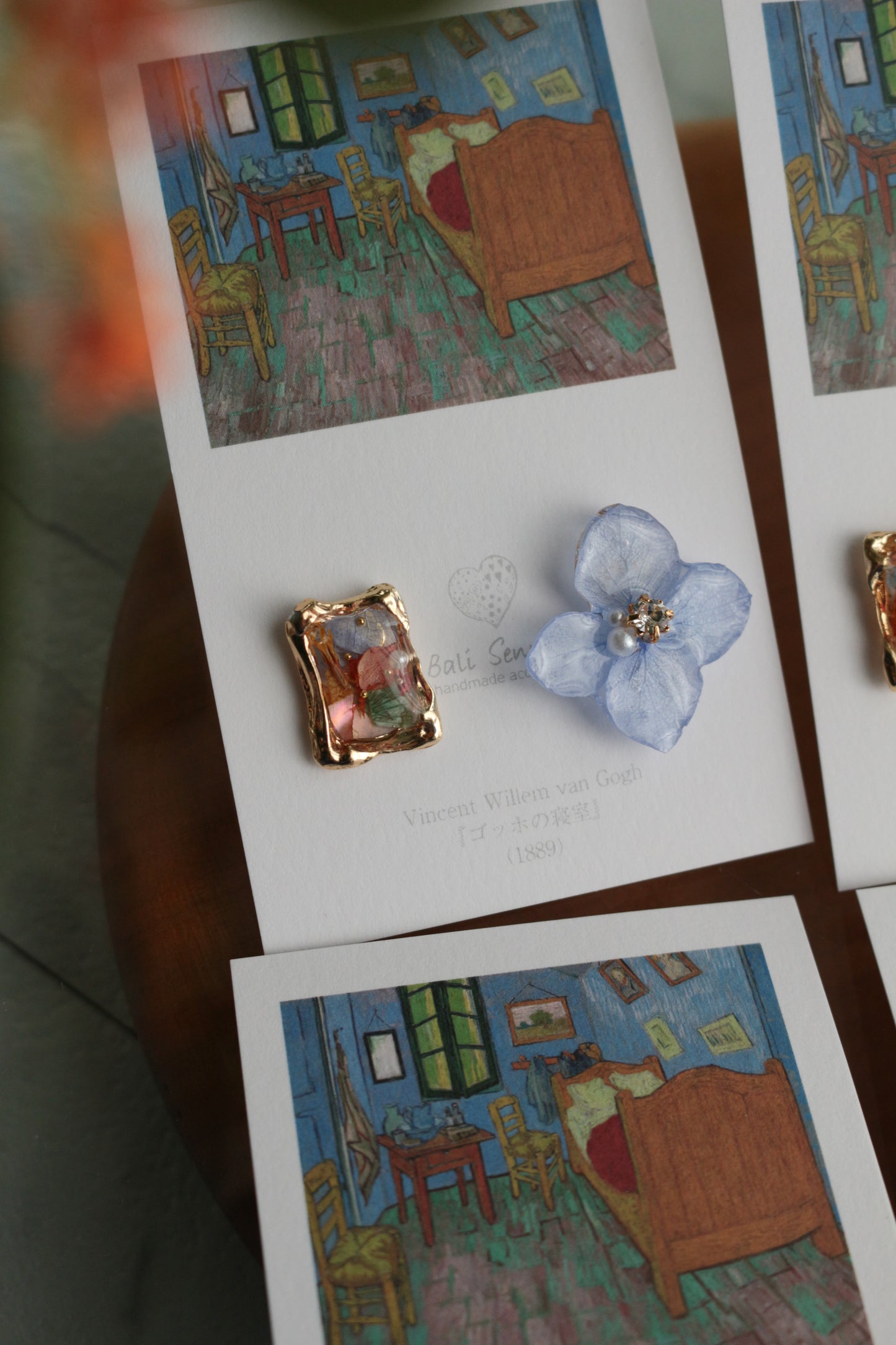 Gogh Inspired Flower and Medallion No.1イヤリング Clip-on ゴッホの寝室