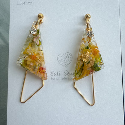 Claude Monet Sunflower Inspired Triangular Floral Earrings - ひまわり No.11