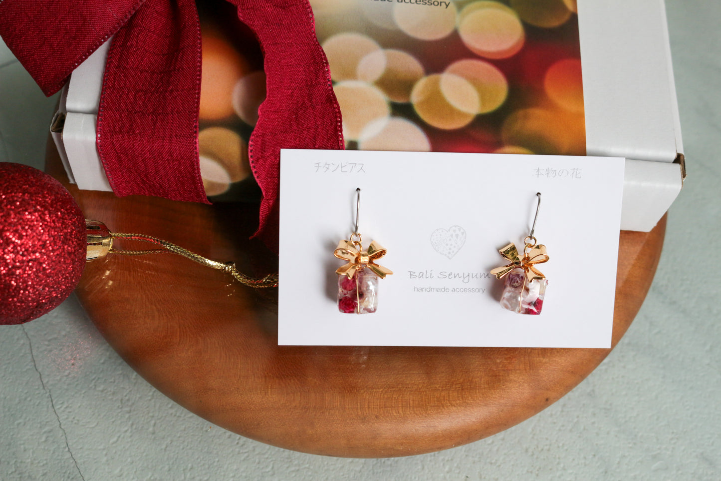 Christmas Gift Earring - White  Christmas #24