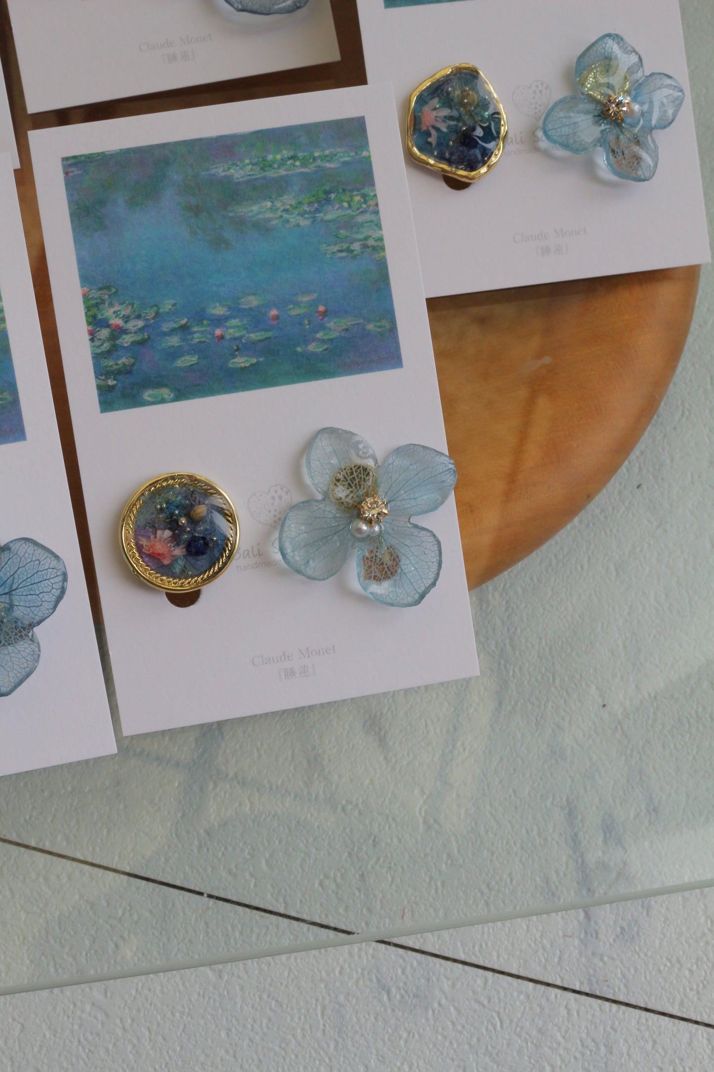 Monet's Water Lilies Inspired Flower and Medallion No.26 イヤリング Clip-on 睡蓮