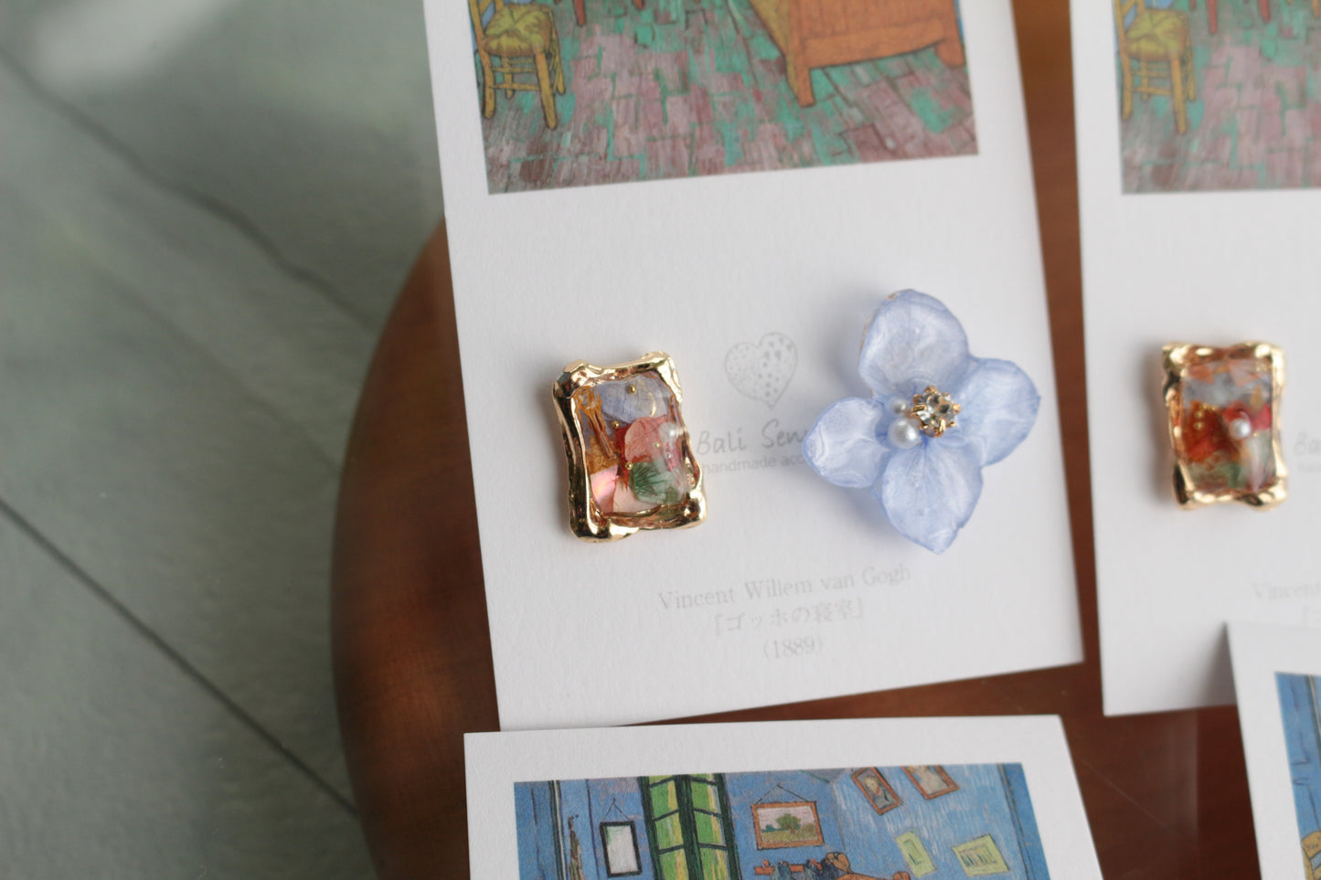 Gogh Inspired Flower and Medallion No.1イヤリング Clip-on ゴッホの寝室