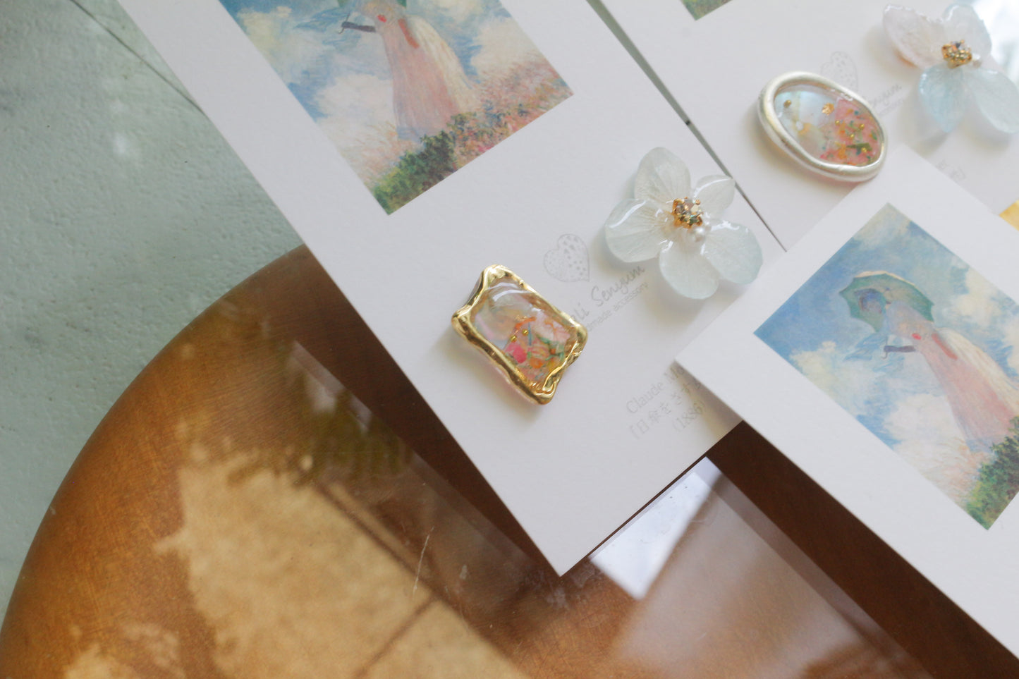 Monet Inspired Flower Earrings No.17 ピアスTitanium Pierce 日傘をさす女性