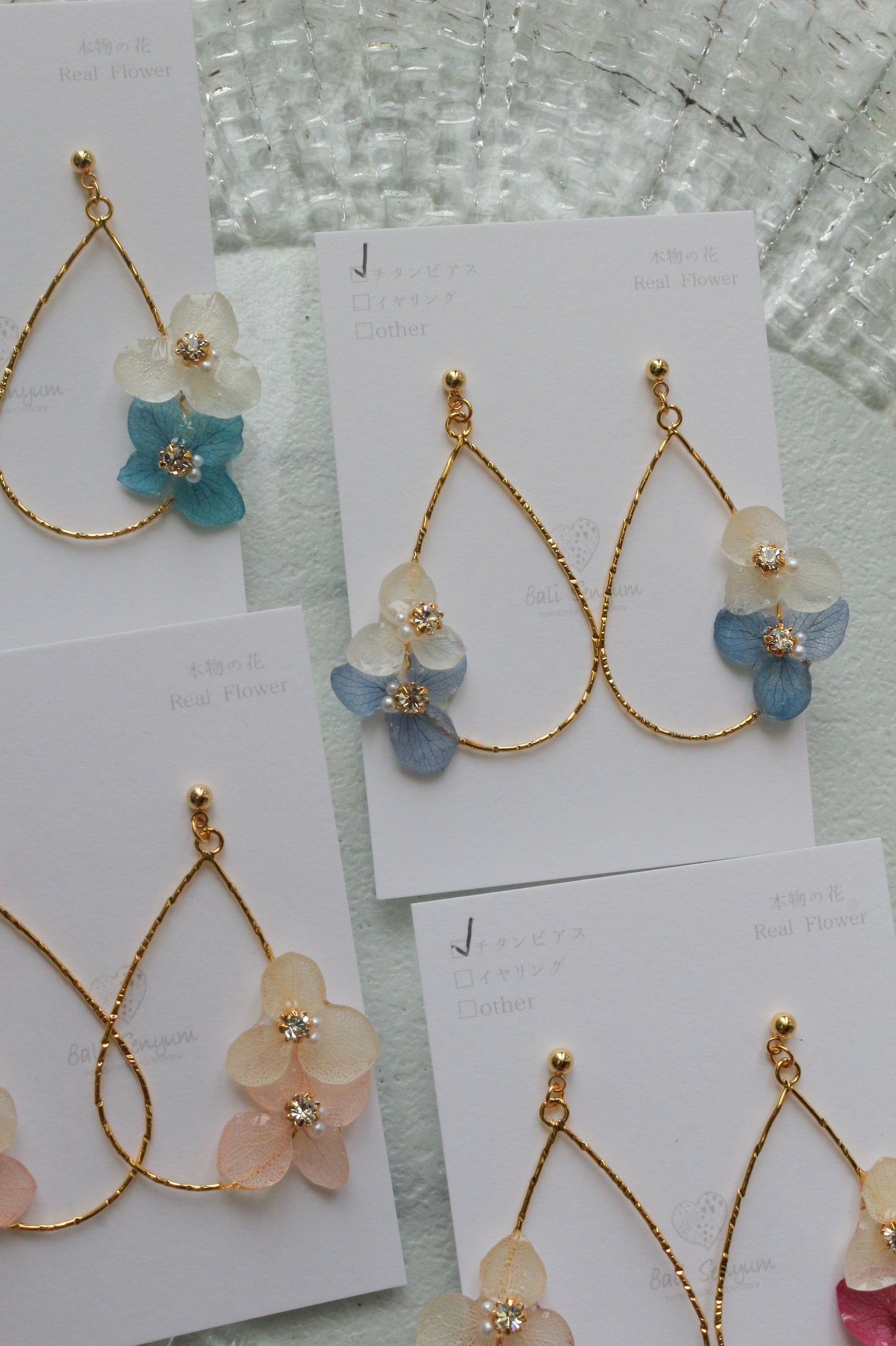 Teardrop Hoop Earrings with Hydrangeas No.22 ピアスorイヤリング