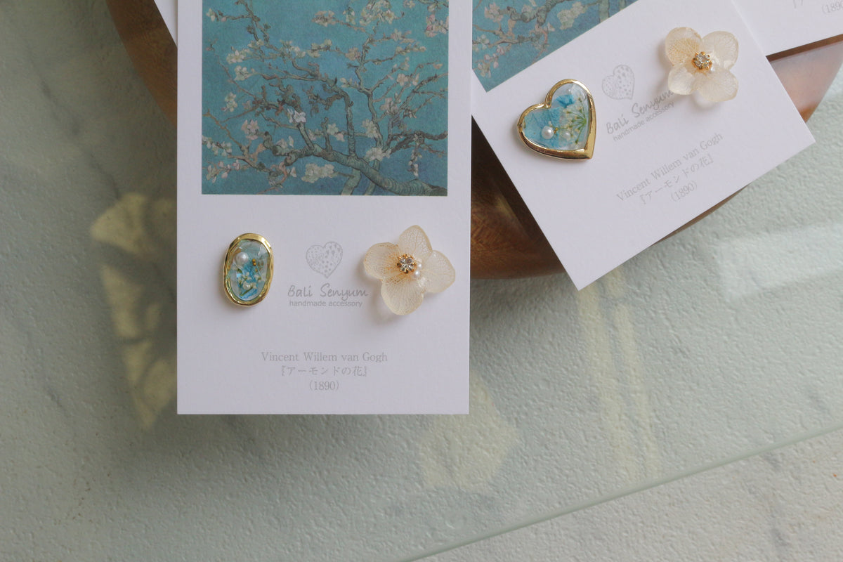 Gogh Inspired Flower and Medallion No. 1 Pierceチタンピアス - アーモンドの花