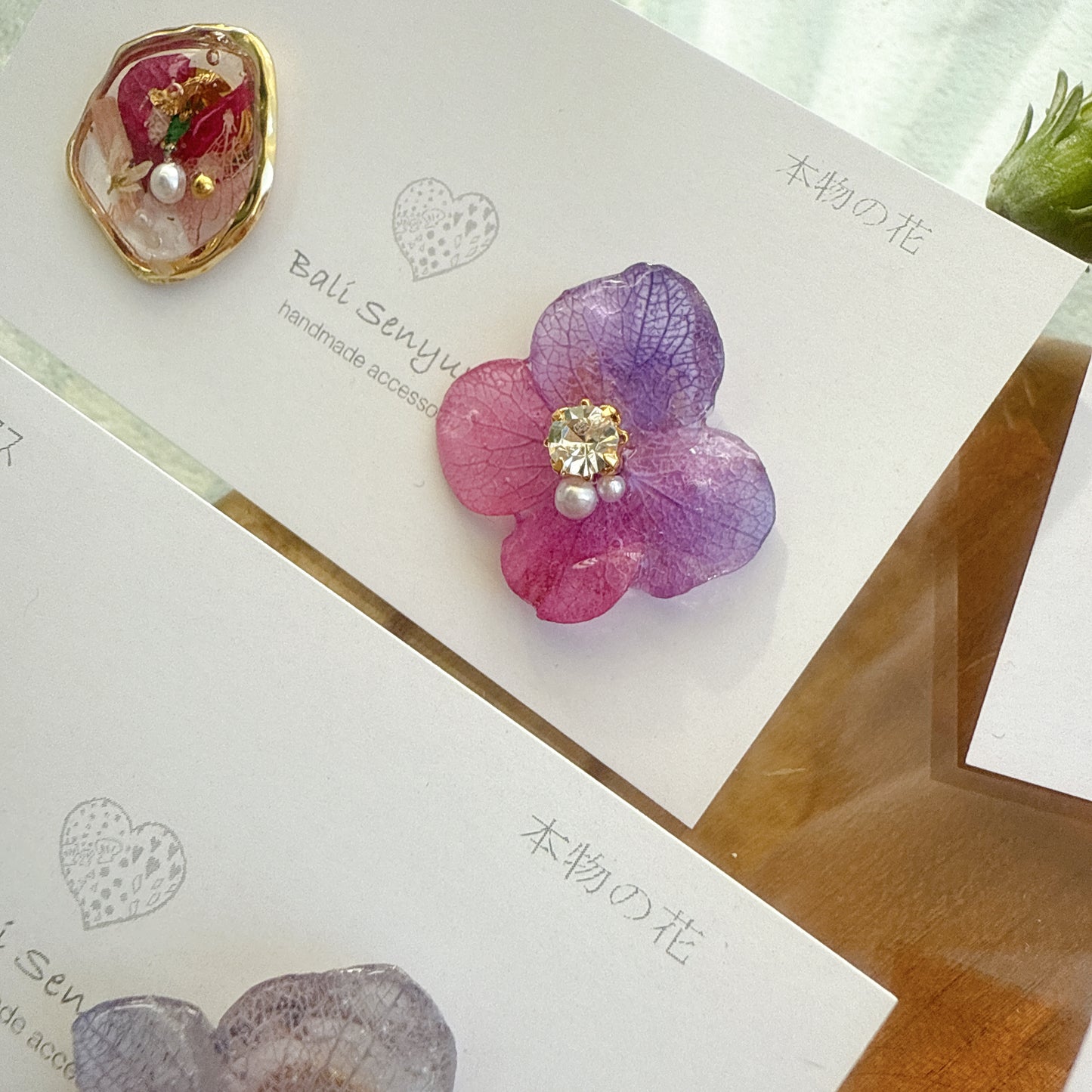 Hydrangea and Flower Medallion チタンピアス Titanium Pierce Earring No.16