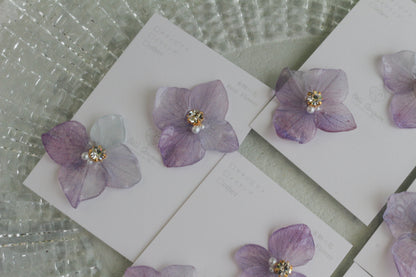 Hydrangea Petal  No.64 パーツ選べます。Clip-on or Titanium Pierce