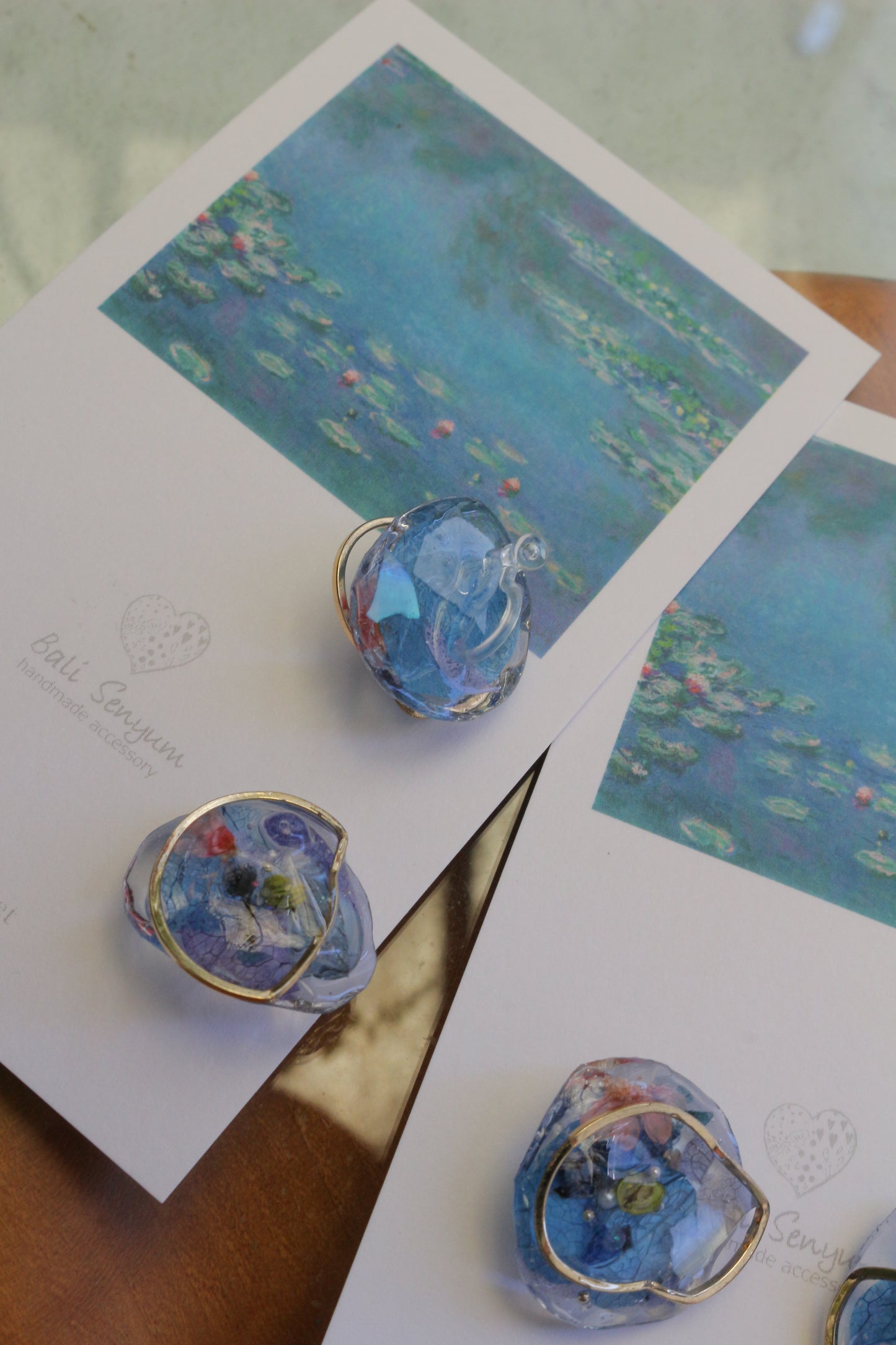 Monet Inspired Flower Medallion Earrings No.3 樹脂ノンホールピアス Plastic Clip-on 睡蓮