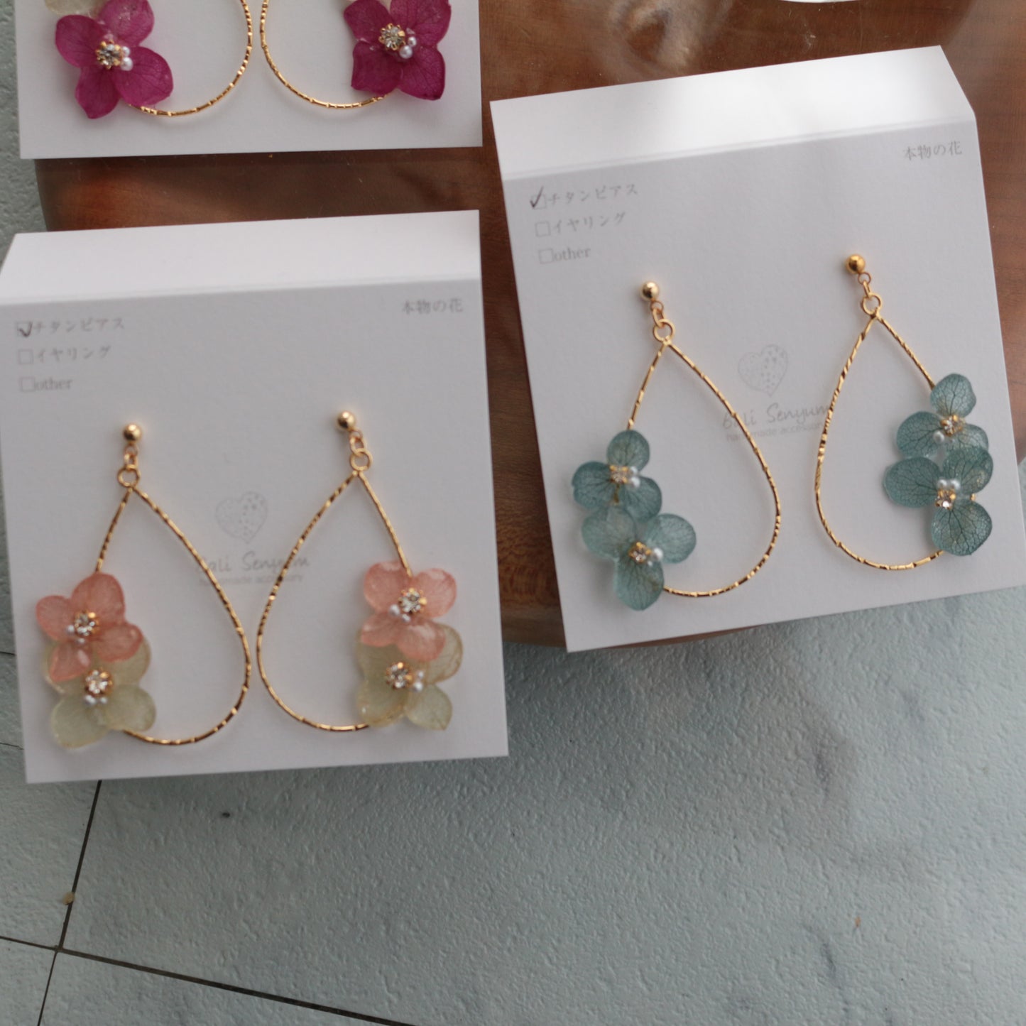 Teardrop Hoop Earrings with Hydrangeas No.18