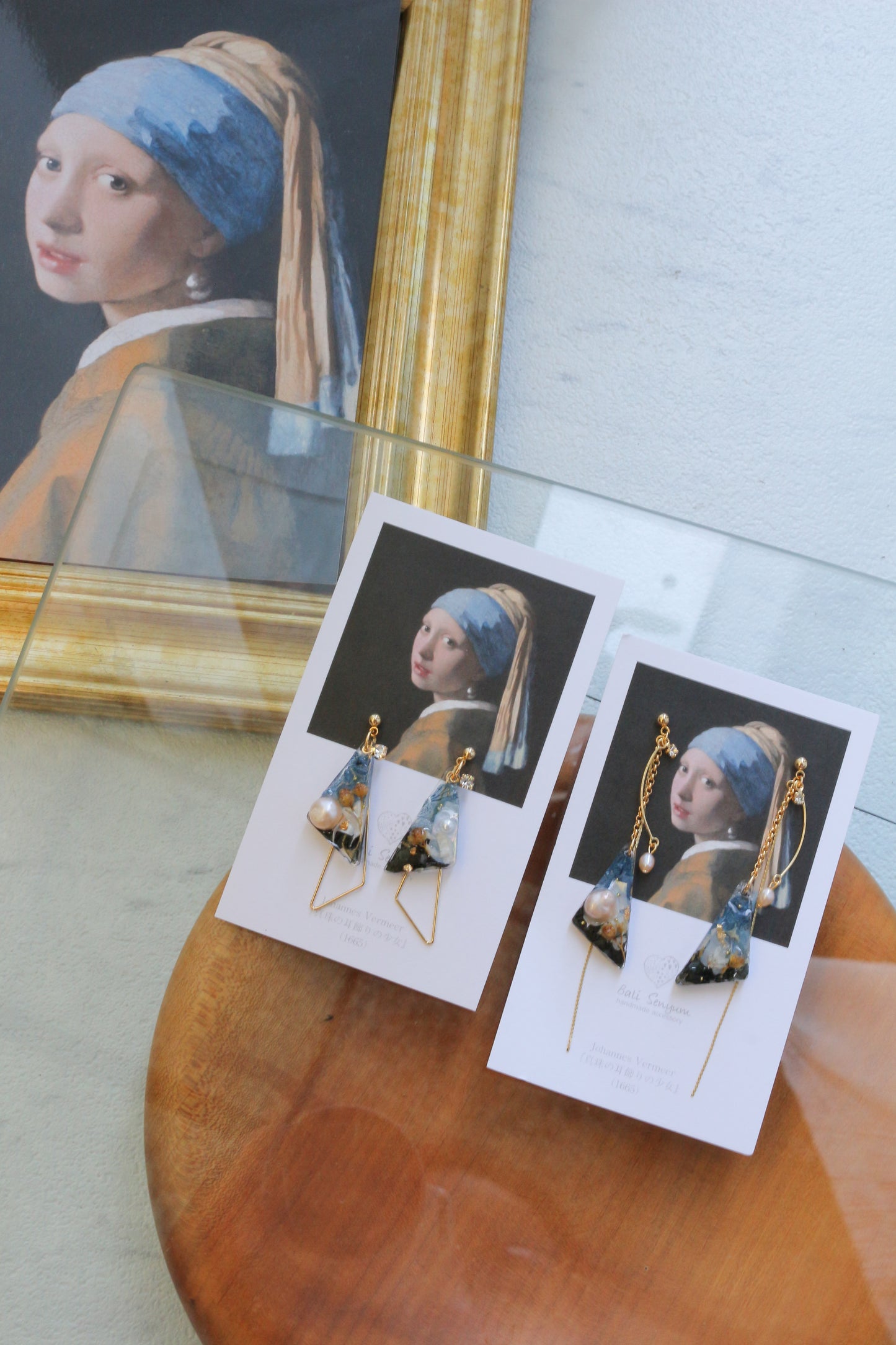 Johannes Vermeer Inspired Triangular Floral Earrings-真珠の耳飾りの少女