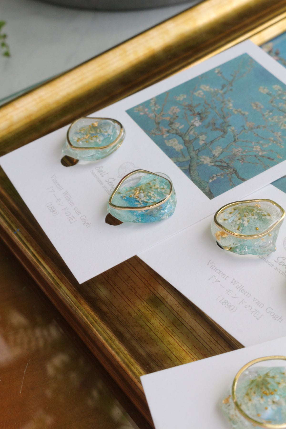 Gogh Inspired Flower Medallion Earrings No.1 イヤリング Clip-on アーモンドの花