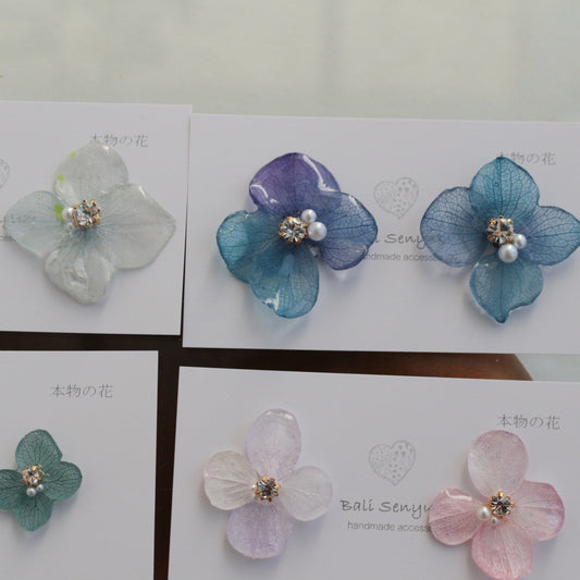 Hydrangea Petal  No.62 パーツ選べます。Clip-on or Titanium Pierce