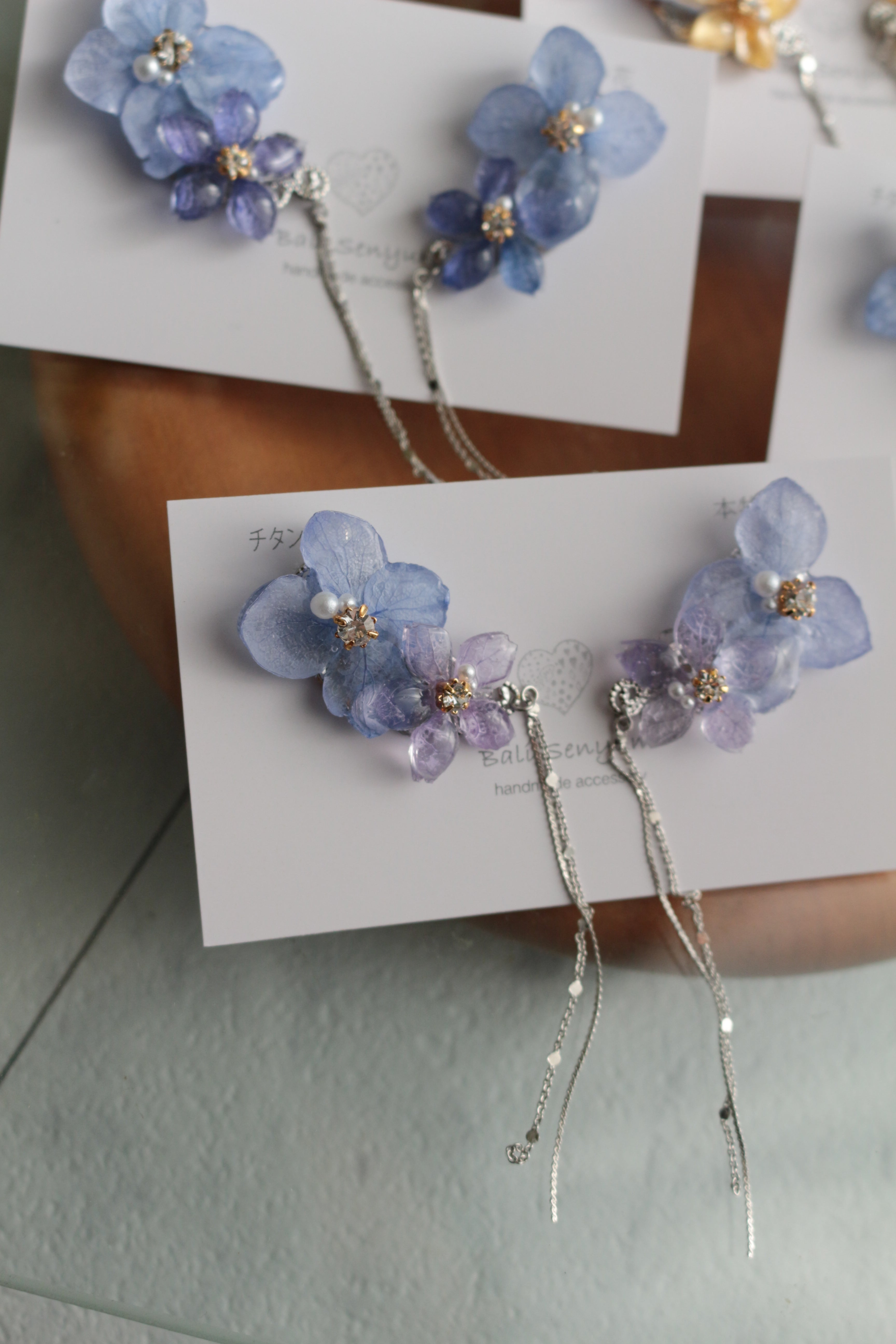 Hydrangea Flying Butterfly Earrings No.43 - Titanium Pierce(ピアス