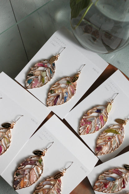 Leaf Earrings With Seasonal Flower Petals No.61 ピアスorイヤリング