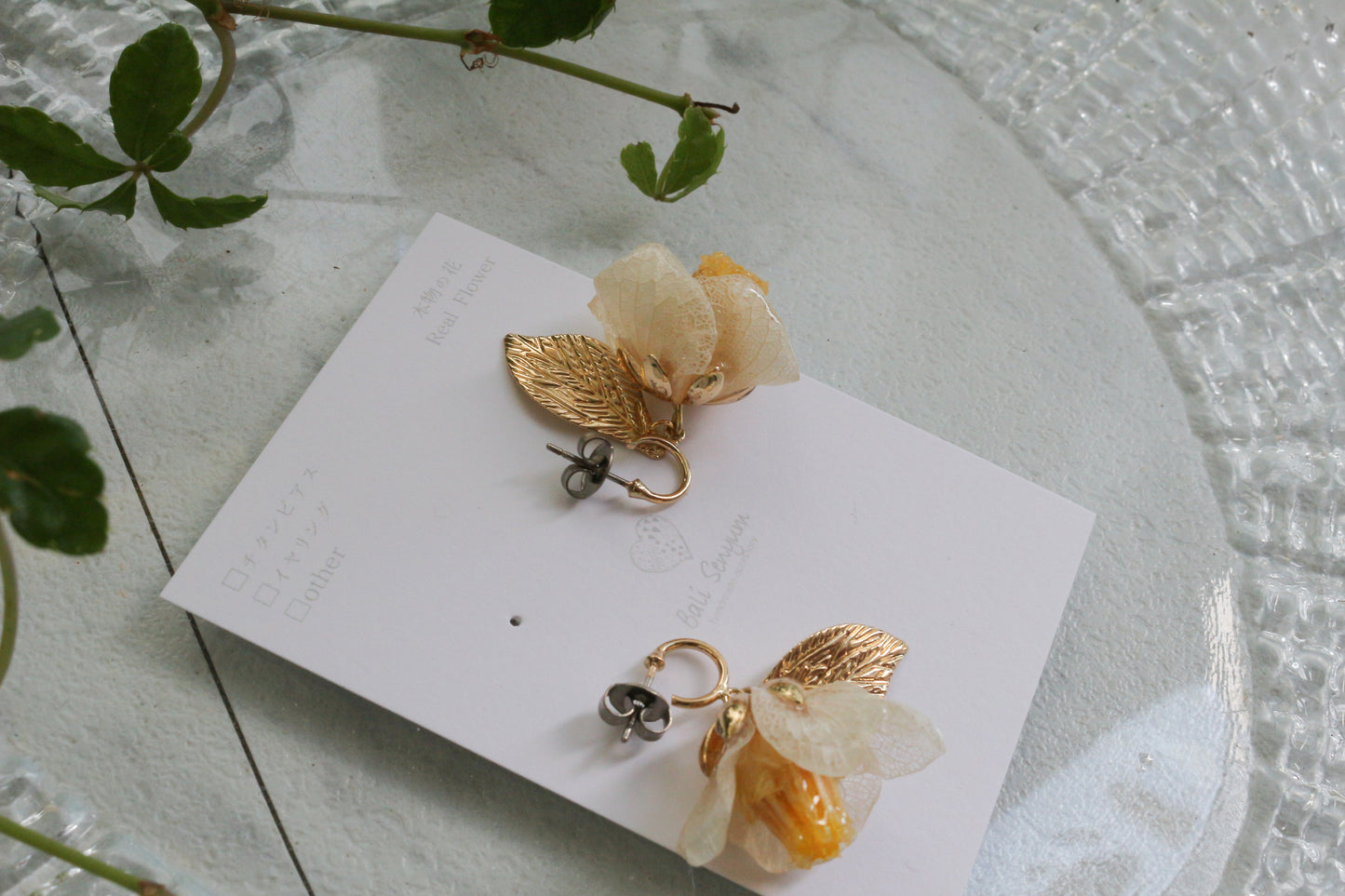 Tsubaki Earring 白椿 - Titanium Pierce(チタンピアス ）No.1