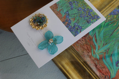 Gogh Inspired Flower and Medallion No. 5 Pierceチタンピアス -アイリス