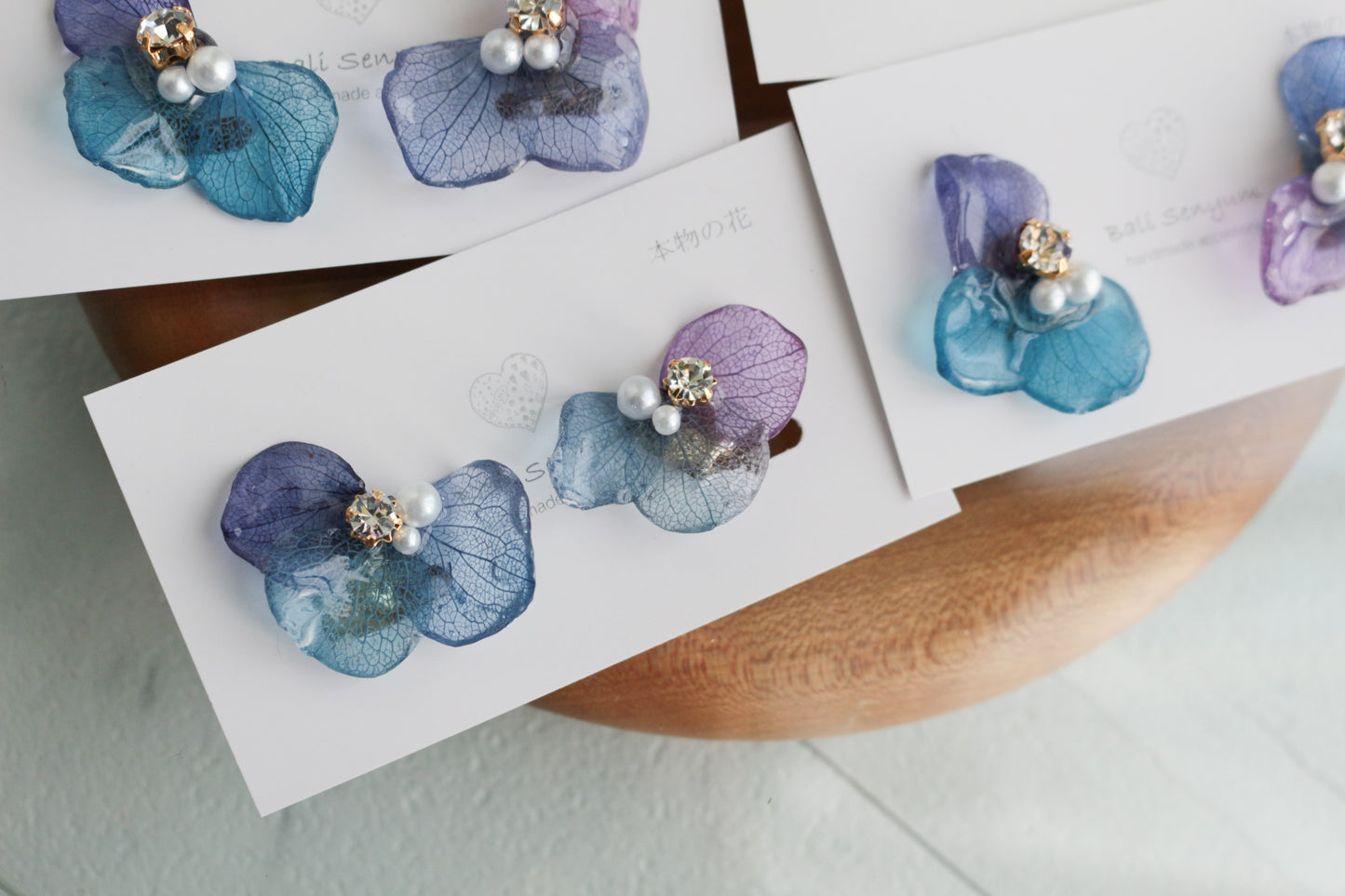 Gradation Hydrangea Wing No.137 - Clip-on(イヤリング）