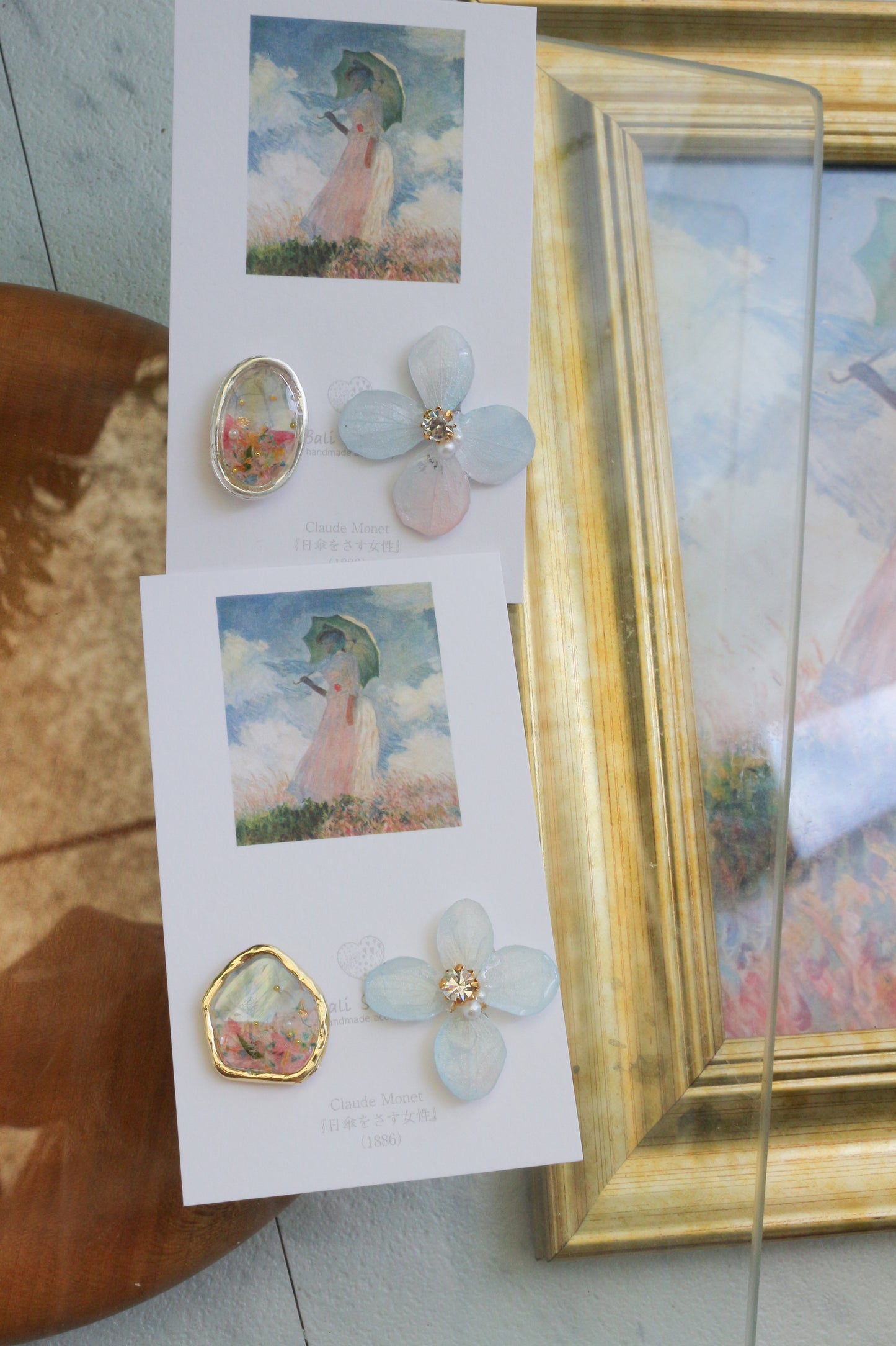 Monet Inspired Flower Earrings No.18 イヤリングClip-on 日傘をさす女性