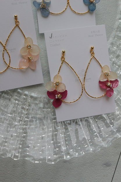 Teardrop Hoop Earrings with Hydrangeas No.22 ピアスorイヤリング
