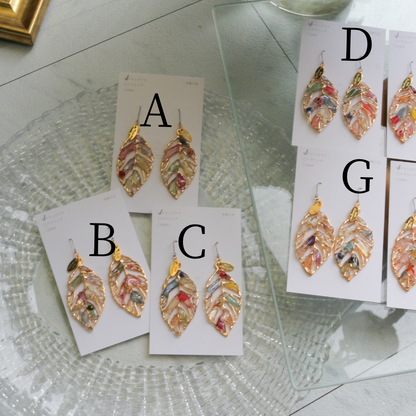 Leaf Earrings With Seasonal Flower Petals No.68    ピアスorイヤリング