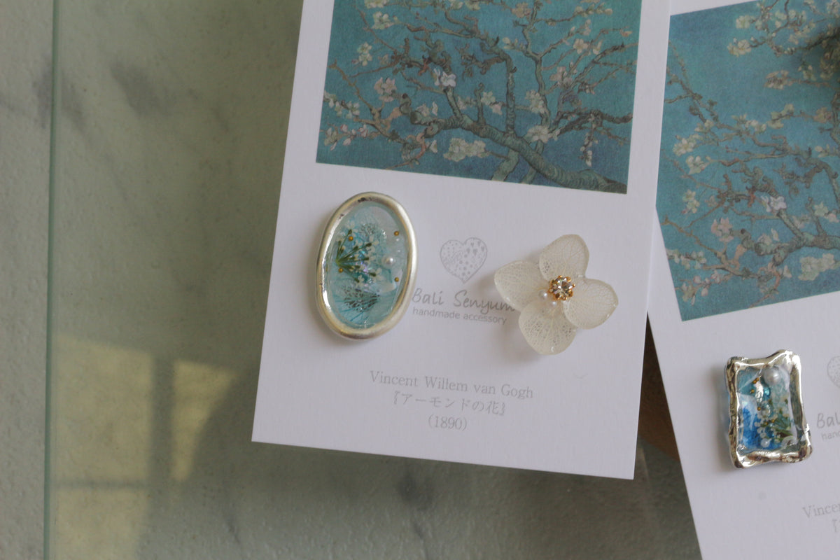 Gogh Inspired Flower and Medallion No.2 イヤリング Clip-on アーモンドの花