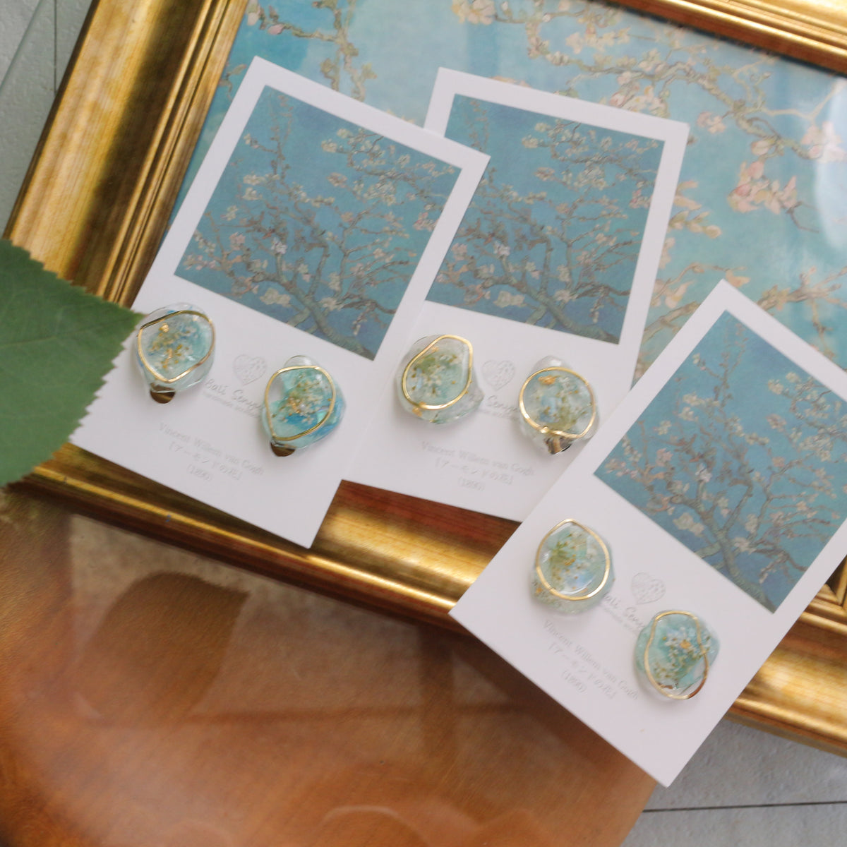 Gogh Inspired Flower Medallion Earrings No.1 イヤリング Clip-on アーモンドの花