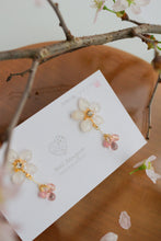 Real "Someiyoshino" Sakura Earring - White Sakura "凛"